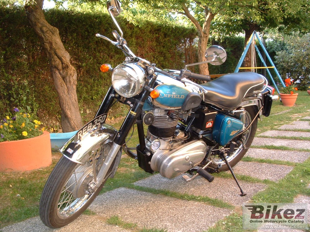 Big  350 bullet de luxe picture and wallpaper from Bikez.com